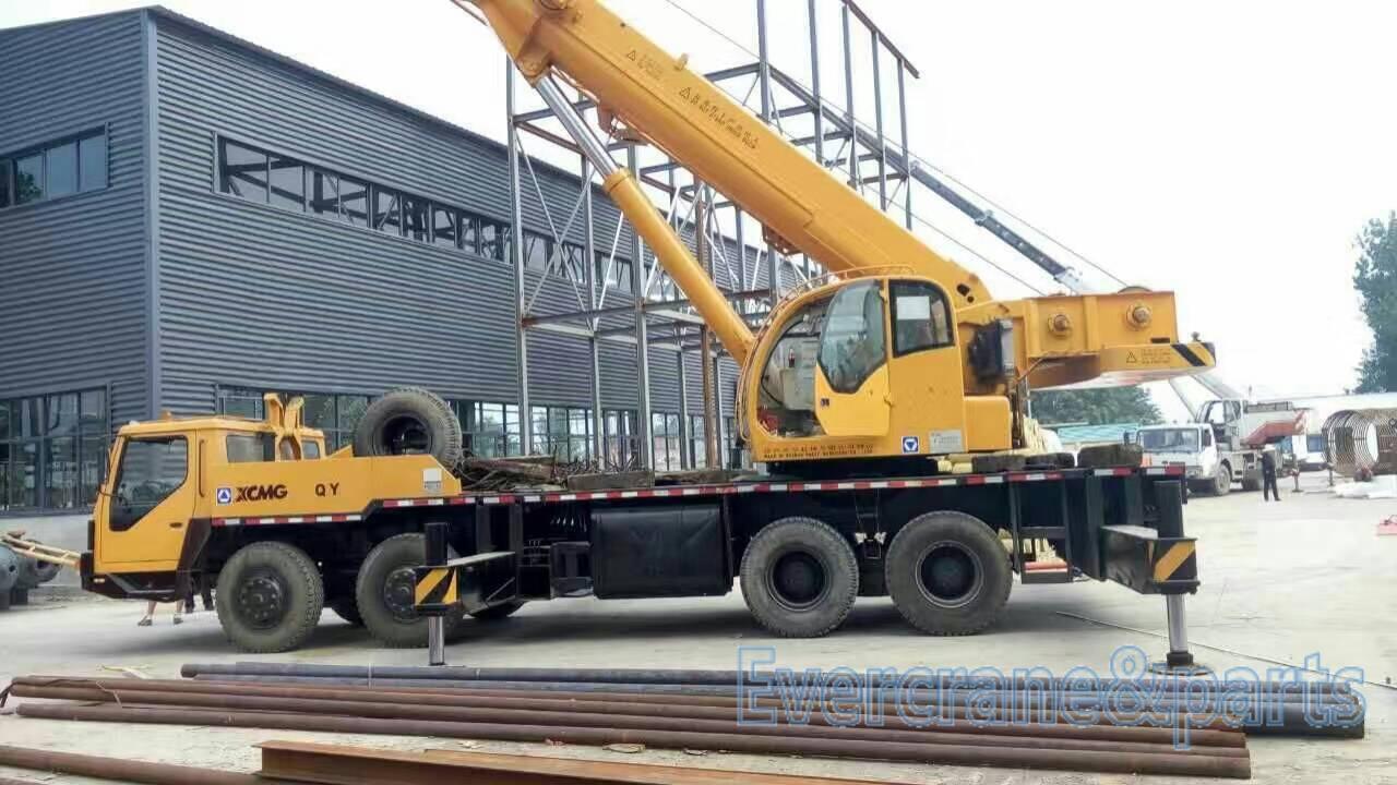2007 year XCMG qy50k mobile truck crane . 