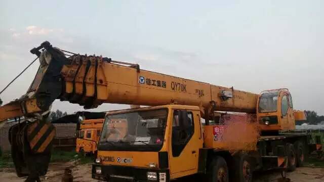 XCMG qy70 K mobile crane . used crane for sale . 