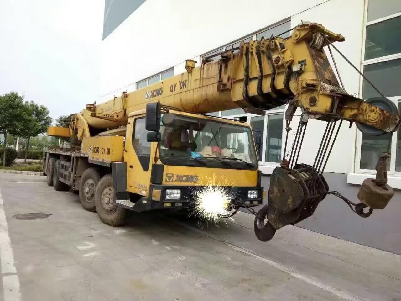 XCMG Qy70k used truck crane cheap price for sale . 