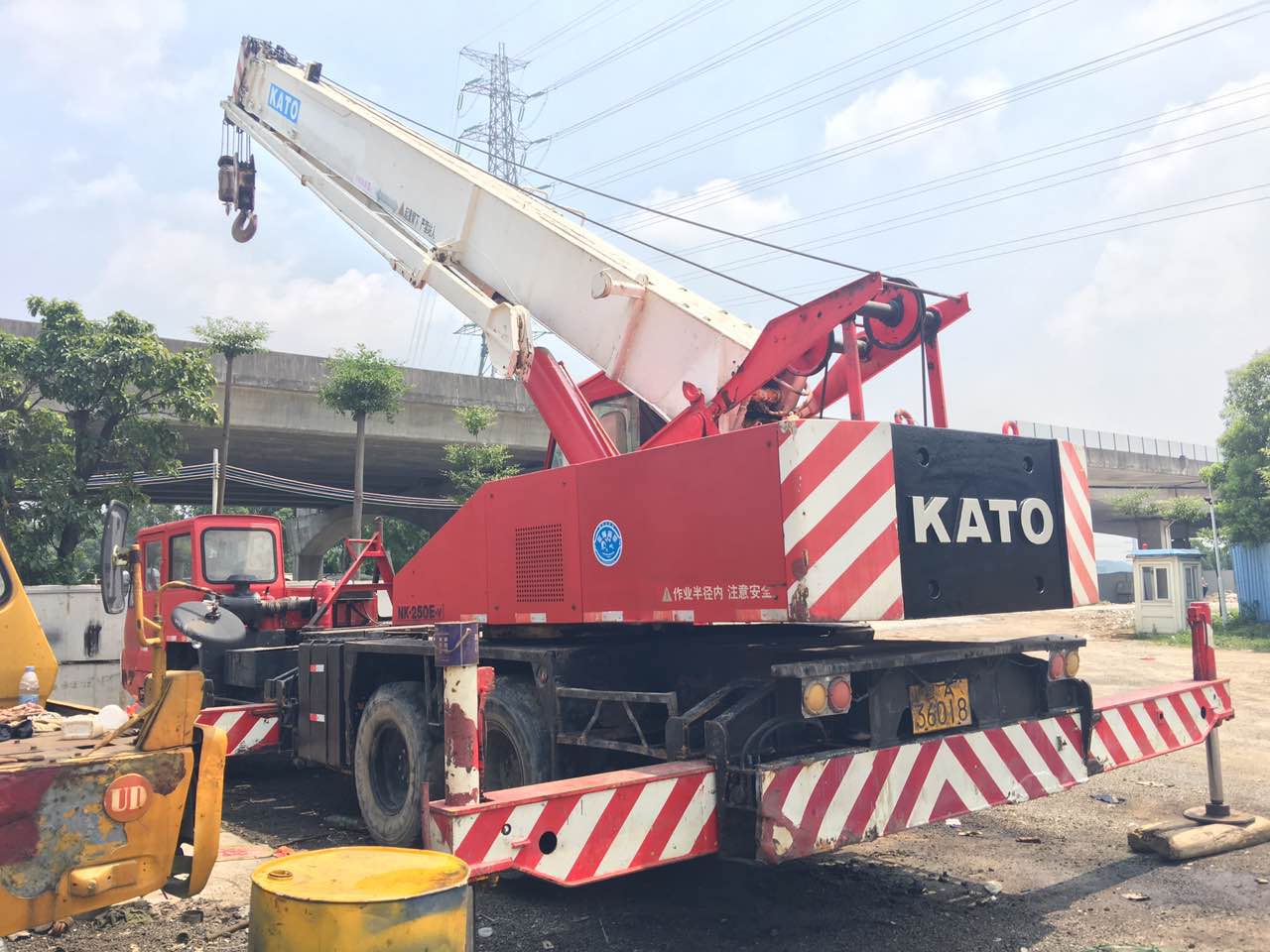 1990 used Kato NK250E-V  truck crane nissan chassis .  