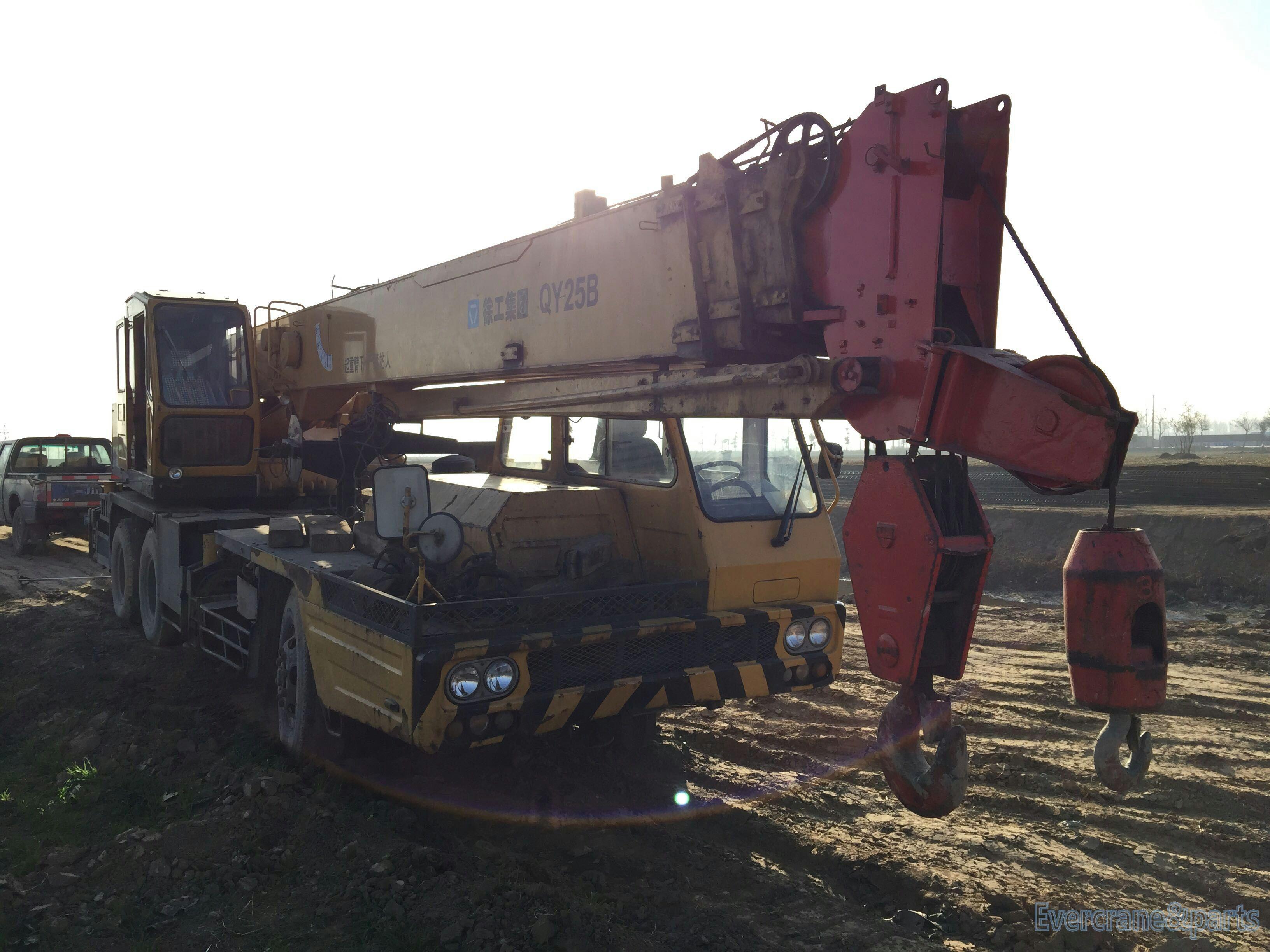 kato Nk250E-V truck crane used for sale.  